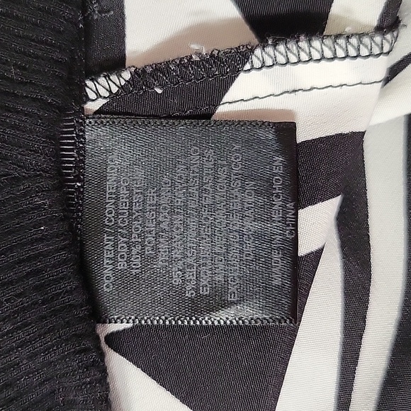 Kardashian kollection shawl - Picture 5 of 6